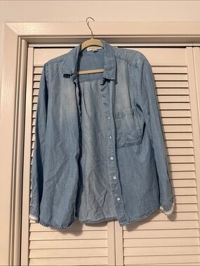 cloth & stone Light Blue Button-Down Chambray Shirt